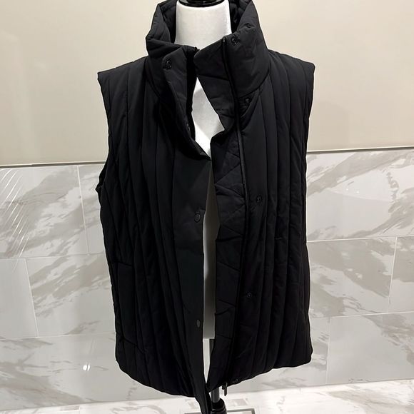 lululemon athletica Black Quilted Vest - Picture 11 of 11